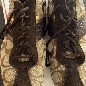 Pre owned size 8 womens Coach sneakers